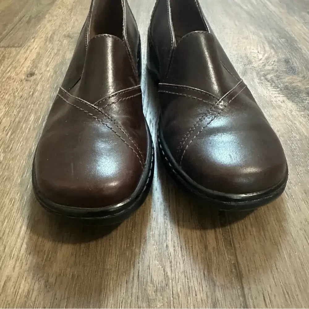 Clarks Brown Slip-on Loafers, Clogs, BlackBerry,‎ Healed, Leather, Women’s 7.5